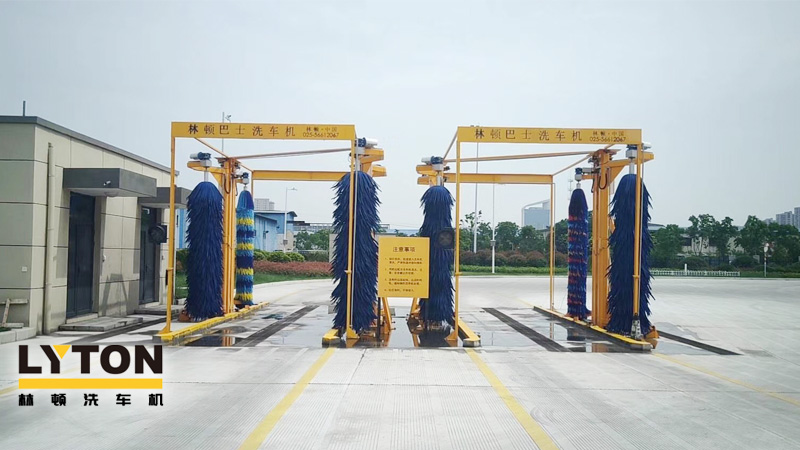 巴士、公交車用電腦洗車機(jī)，采用電腦控制，自動(dòng)化程度高