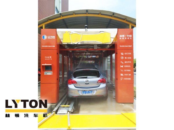 林頓fx80型隧道式電腦洗車機(jī)設(shè)備主要模塊包含高壓預(yù)洗系統(tǒng)、超柔側(cè)刷系統(tǒng)、泡沫清洗系統(tǒng)、亮光蠟系統(tǒng)、自動(dòng)仿形風(fēng)干系統(tǒng)、智能控制系統(tǒng)等。