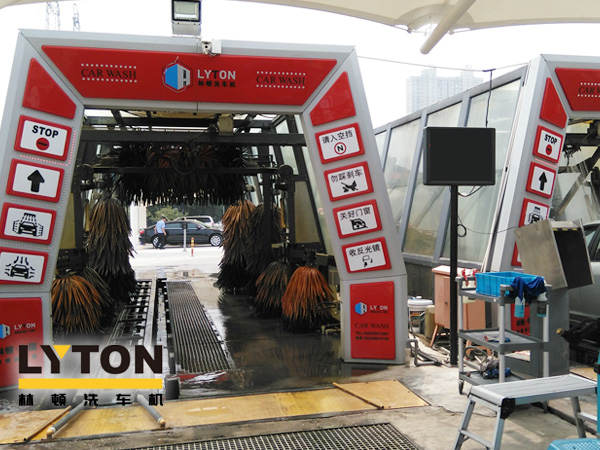 炎炎夏日，車廂如烤爐一般，夏季該怎么洗車？林頓電腦洗車機告訴您！夏季正確洗車“姿勢”！