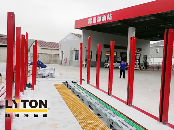 全自動一站式服務洗車！武進耀昌加油站fx80林頓電腦洗車機安裝中！操作方便快捷！