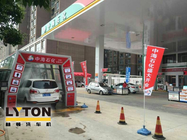 全自動(dòng)洗車機(jī)設(shè)備——加油站、洗車店青睞！車友喜愛(ài)！Why？