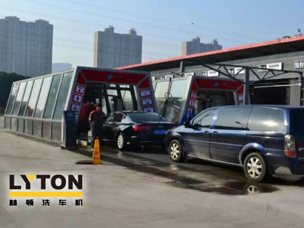全自動(dòng)洗車機(jī)設(shè)備——加油站、洗車店青睞！車友喜愛(ài)！Why？