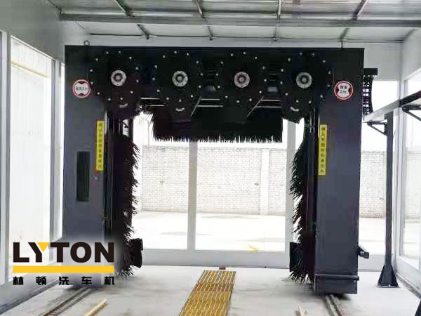 享受加油站全自動(dòng)洗車機(jī)免費(fèi)洗車過程中愛車勿熄火的原因看這里！