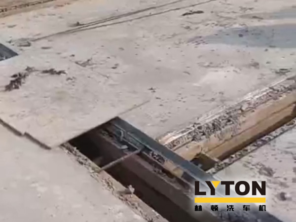 南通公交新裝配lyton大型通道式巴士洗車(chē)機(jī)，現(xiàn)洗車(chē)機(jī)基礎(chǔ)建設(shè)已完工，待發(fā)貨安裝