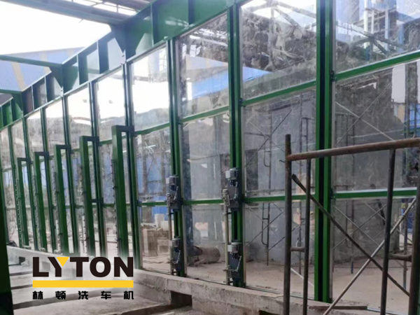 全自動洗車機安裝場所之加油站!提升油站高品質(zhì)服務的企業(yè)形象，有利于口碑傳播！